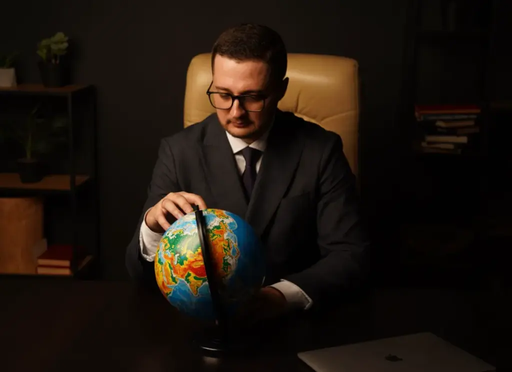 Интерпол и мошенничество Роль юристов в инициировании международного розыска активов_1 скрин